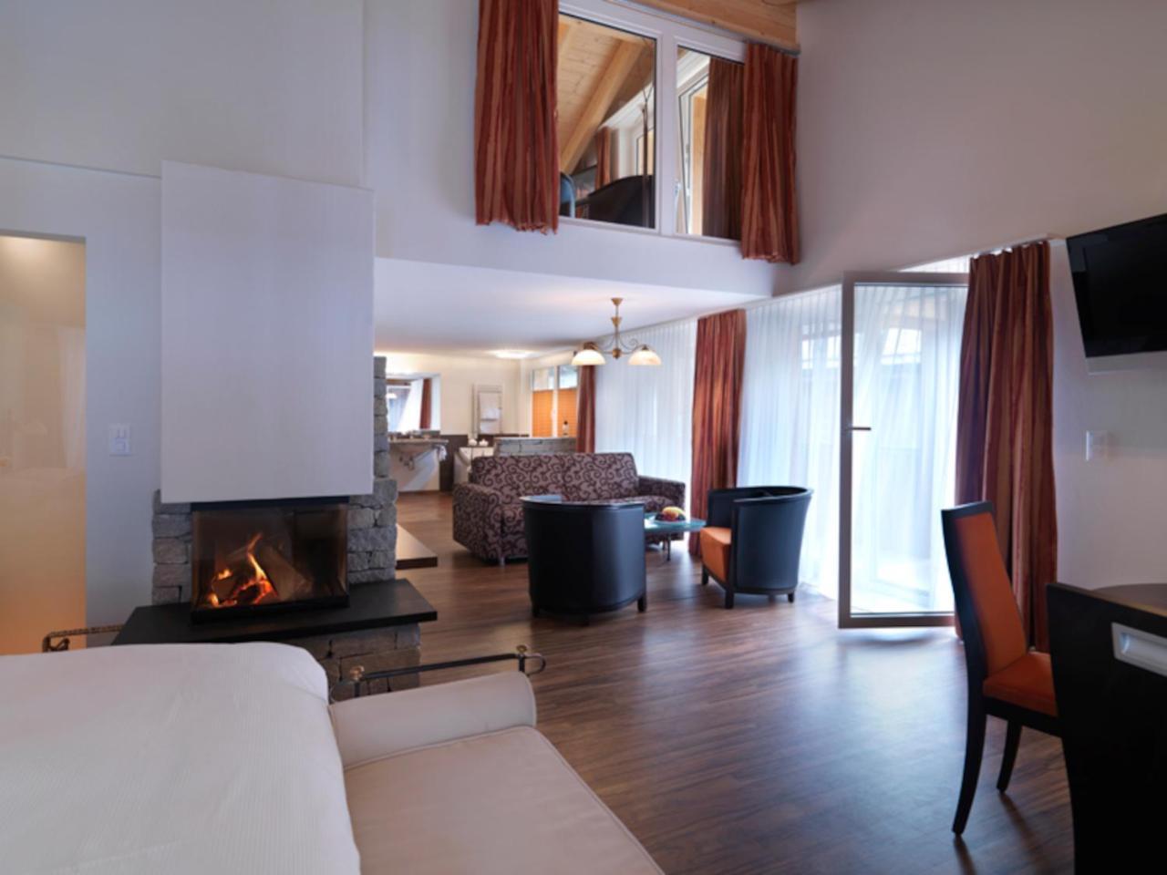 Wellnesshotel Schweizerhof Saas-Fee Habitación foto